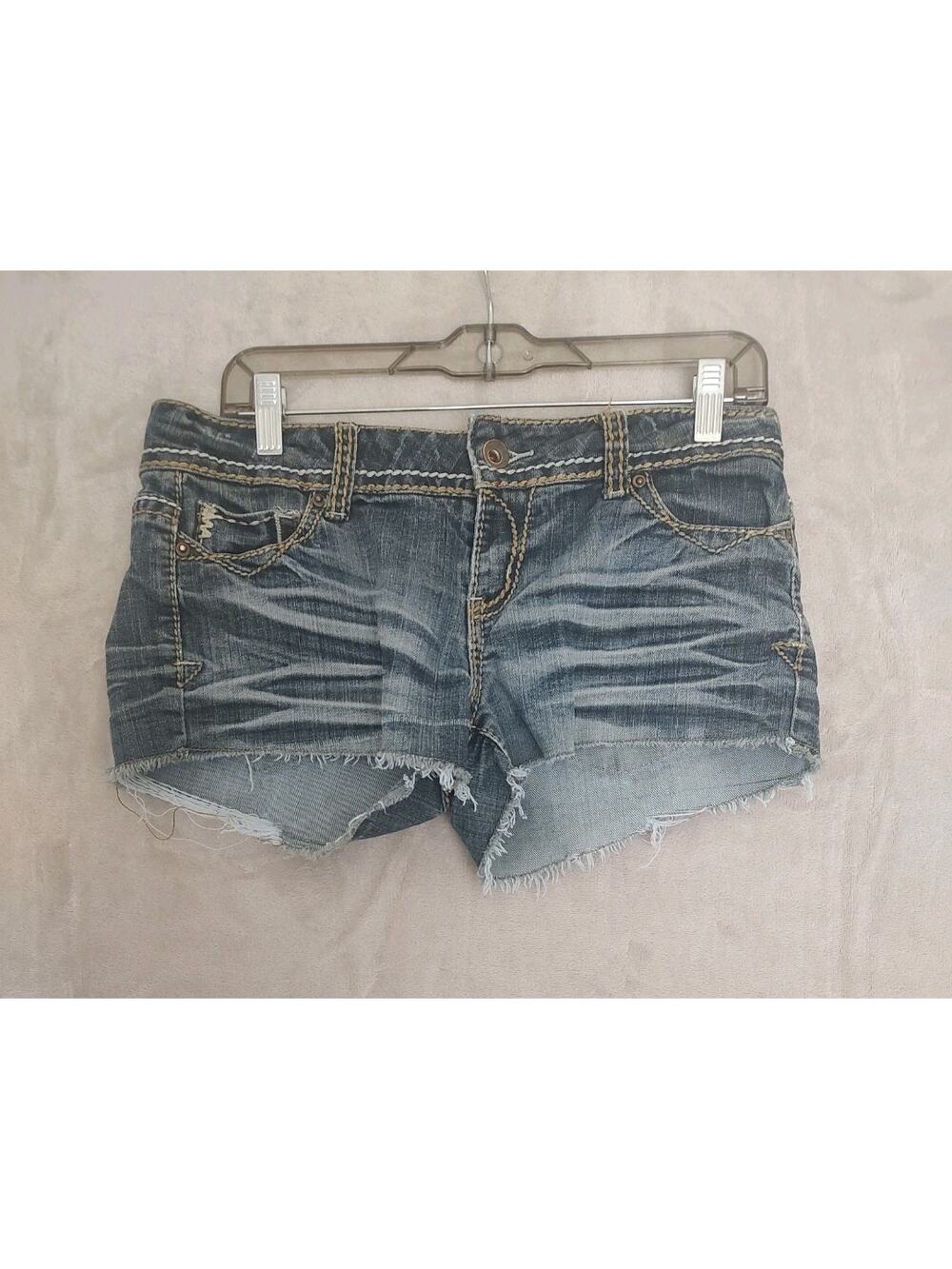 1st. Kiss Womens Cut Off Short Shorts Distressed Size 6 Daisy Dukes Embroidered